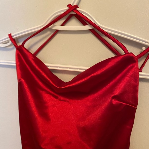 red satin dress - Picture 4 of 5